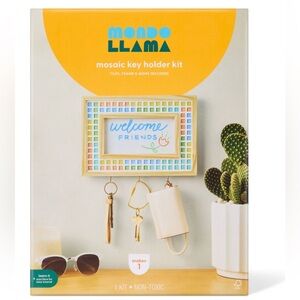 Mondo Llama Mosaic Key Holder Craft Kit